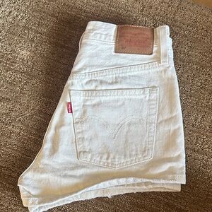 Levi's Cream-White Denim Shorts with Red Tab